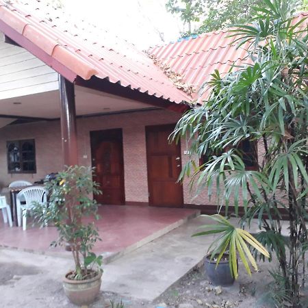 Hans Strand Bungalows Ko Lanta Exteriör bild