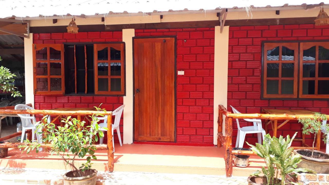 Hans Strand Bungalows Ko Lanta Exteriör bild